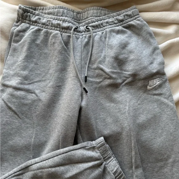 nike gray sweatpants - Picture 2 of 2